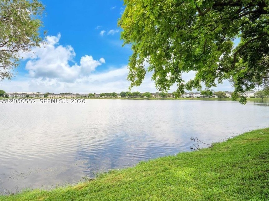 3461 NW 44th St #102, Oakland Park FL 33309