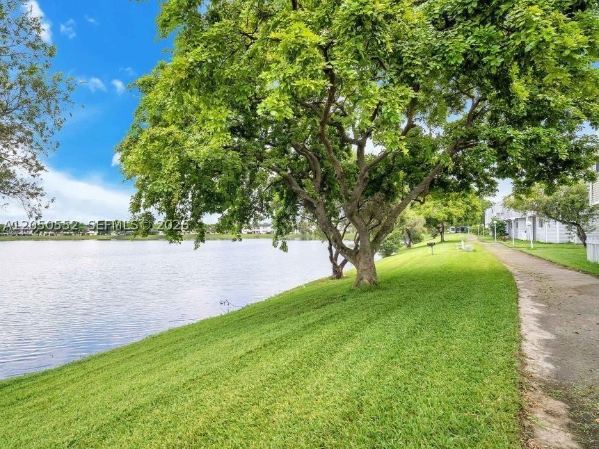 3461 NW 44th St #102, Oakland Park FL 33309
