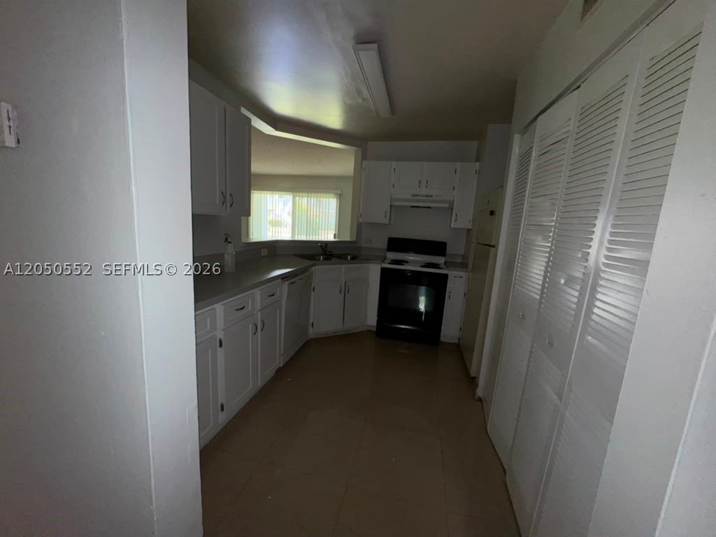 3461 NW 44th St #102, Oakland Park FL 33309