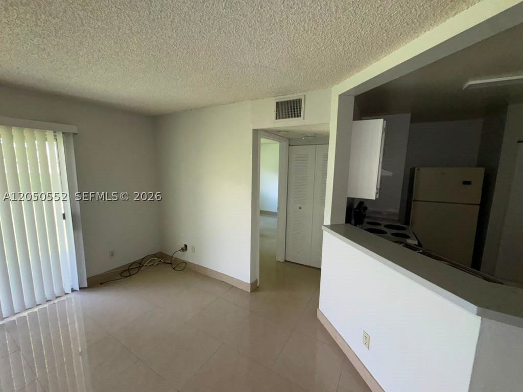 3461 NW 44th St #102, Oakland Park FL 33309