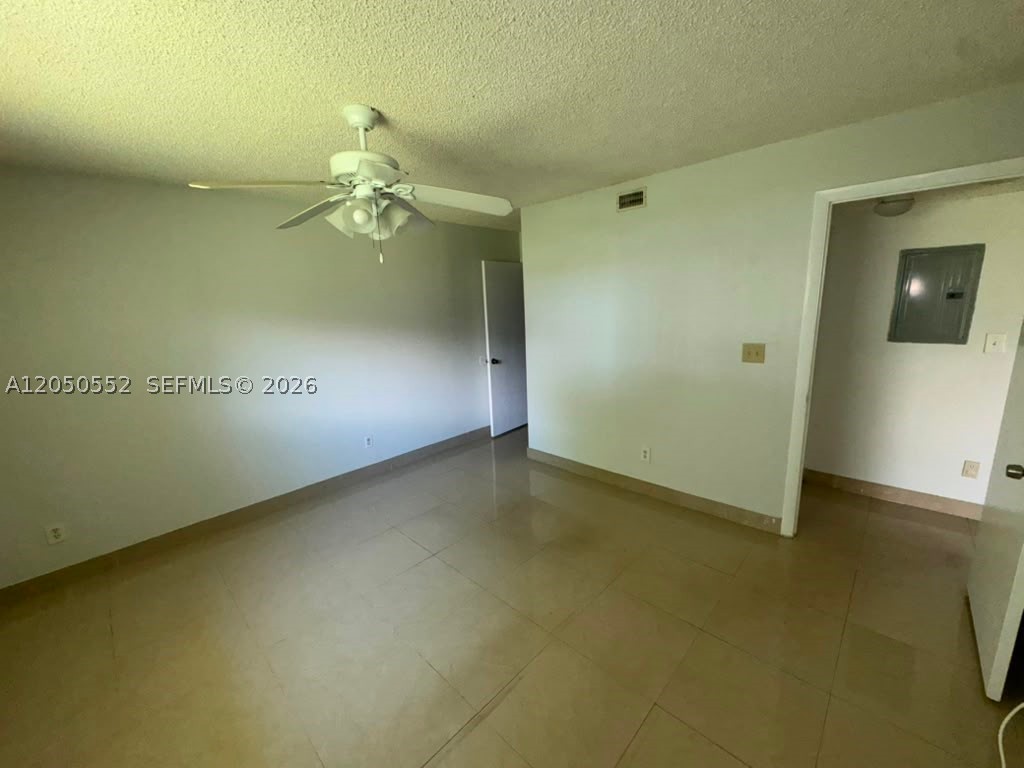 3461 NW 44th St #102, Oakland Park FL 33309