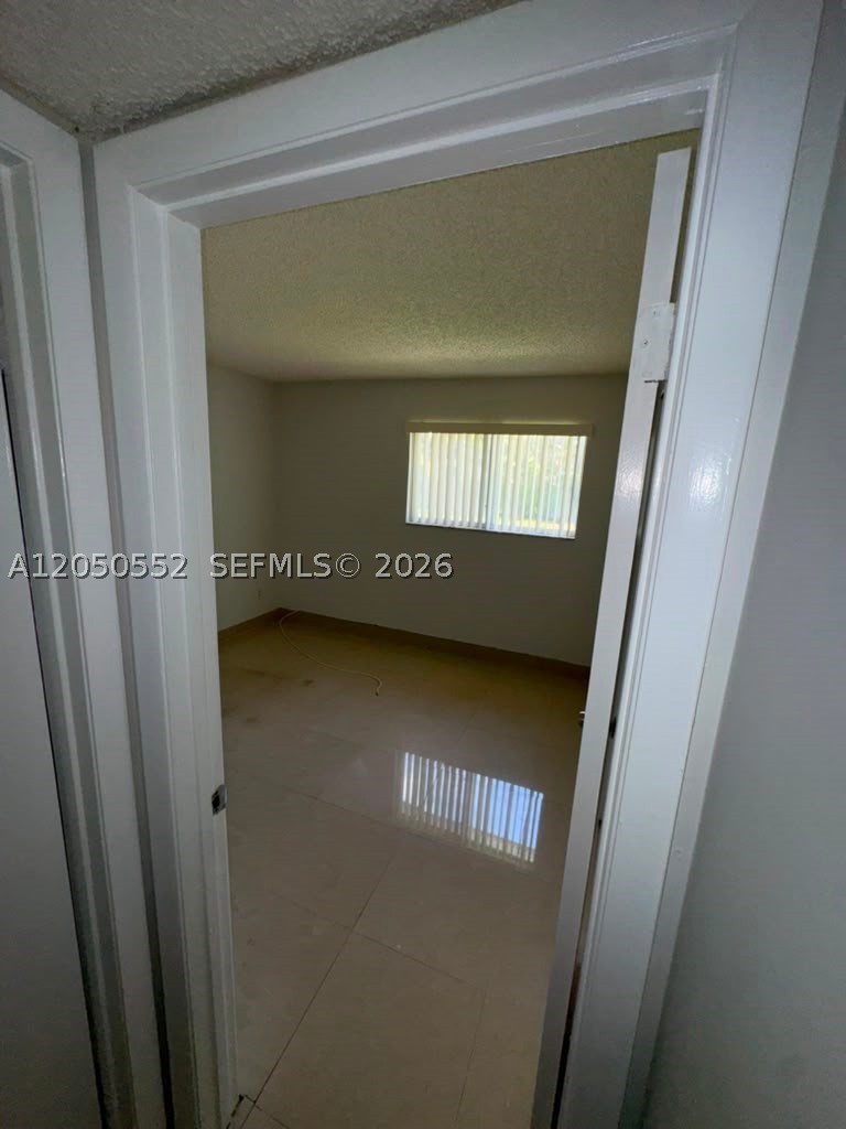3461 NW 44th St #102, Oakland Park FL 33309