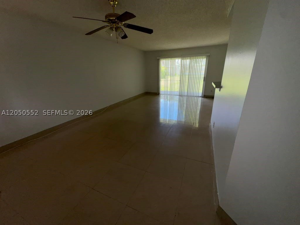 3461 NW 44th St #102, Oakland Park FL 33309
