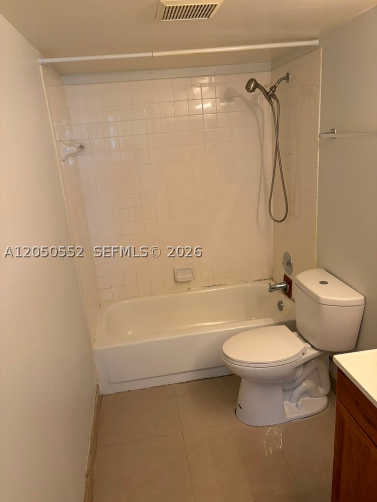 3461 NW 44th St #102, Oakland Park FL 33309