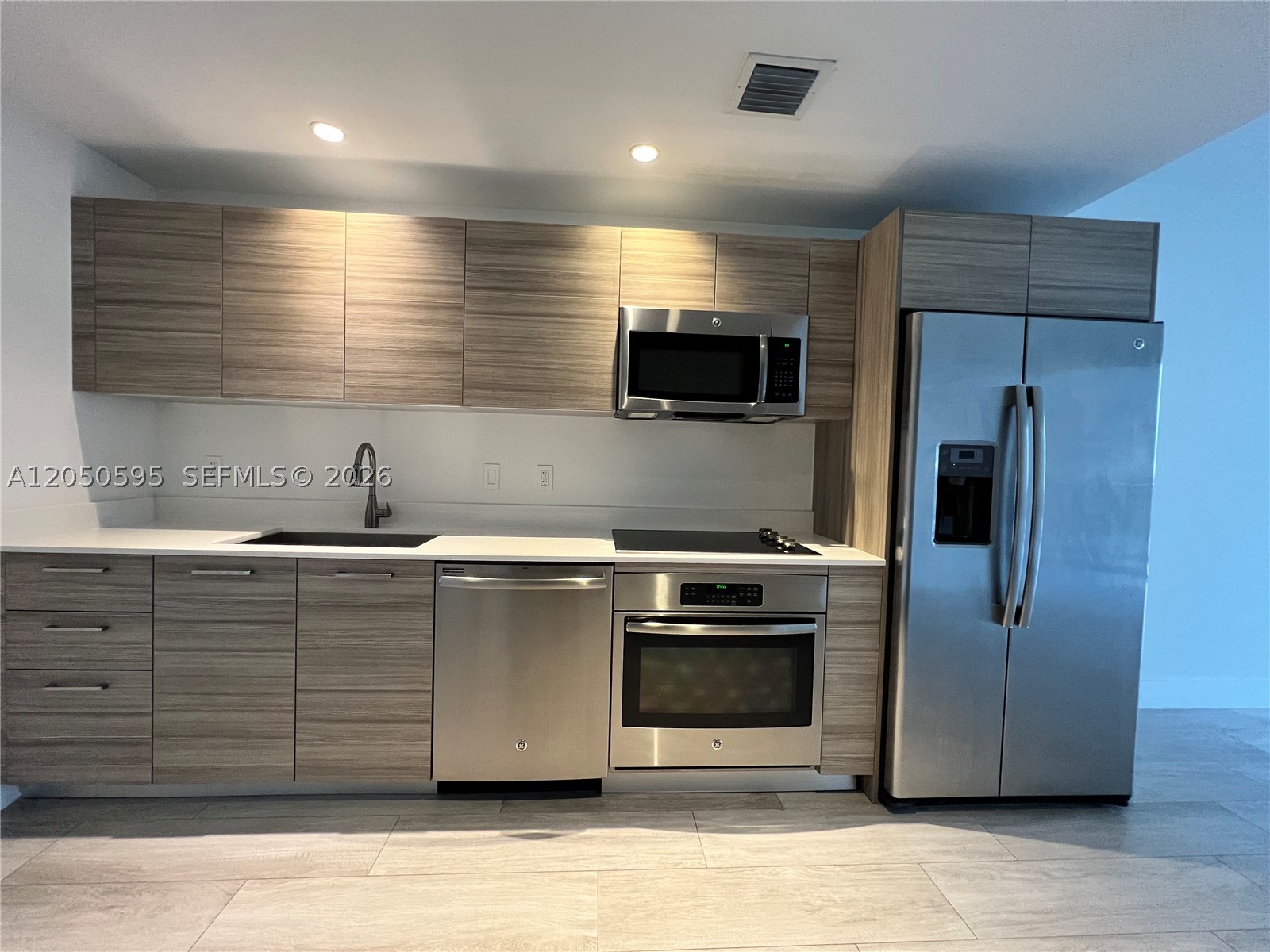 121 NE 34th St #L505, Miami FL 33137