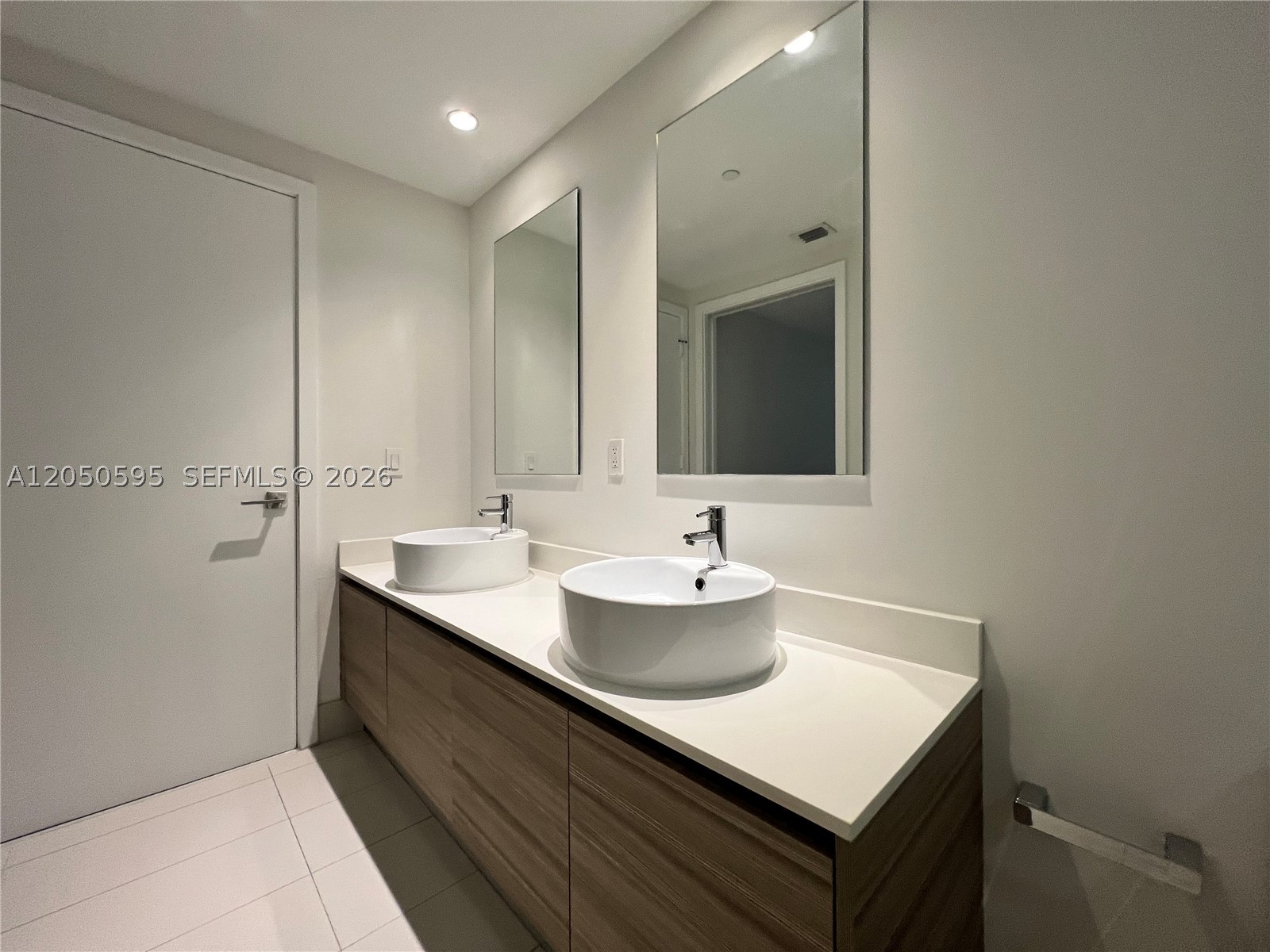 121 NE 34th St #L505, Miami FL 33137