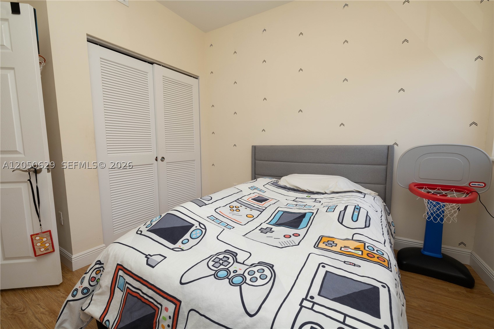 18451 NE 27th Pl, Aventura FL 33160