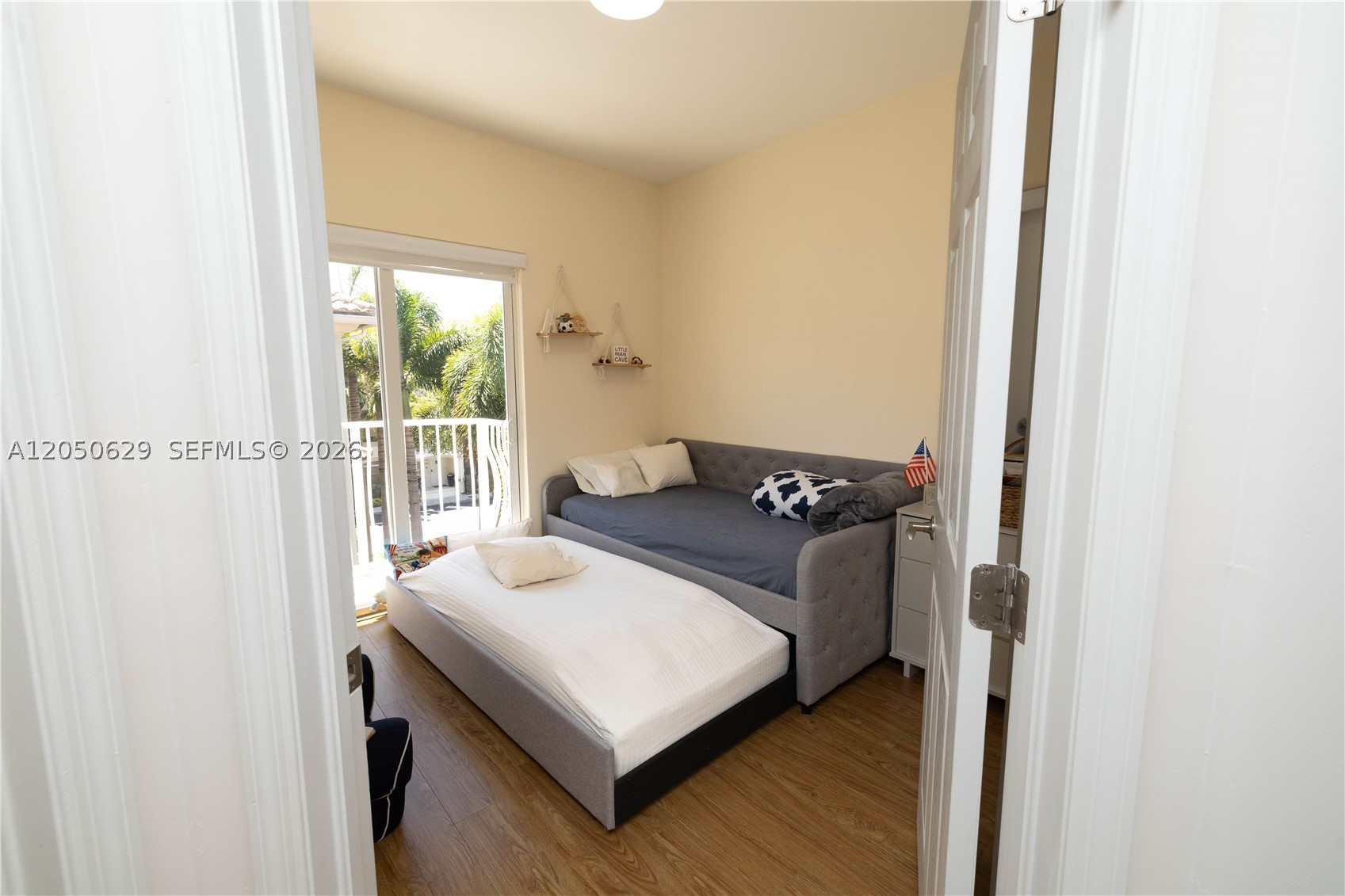 18451 NE 27th Pl, Aventura FL 33160