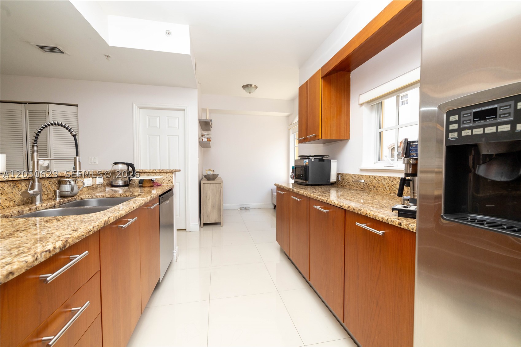 18451 NE 27th Pl, Aventura FL 33160
