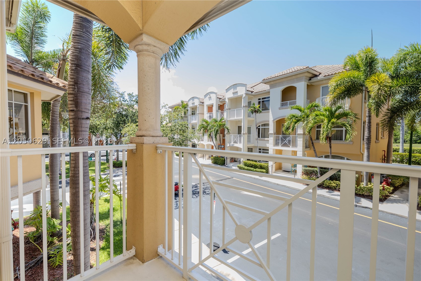 18451 NE 27th Pl, Aventura FL 33160