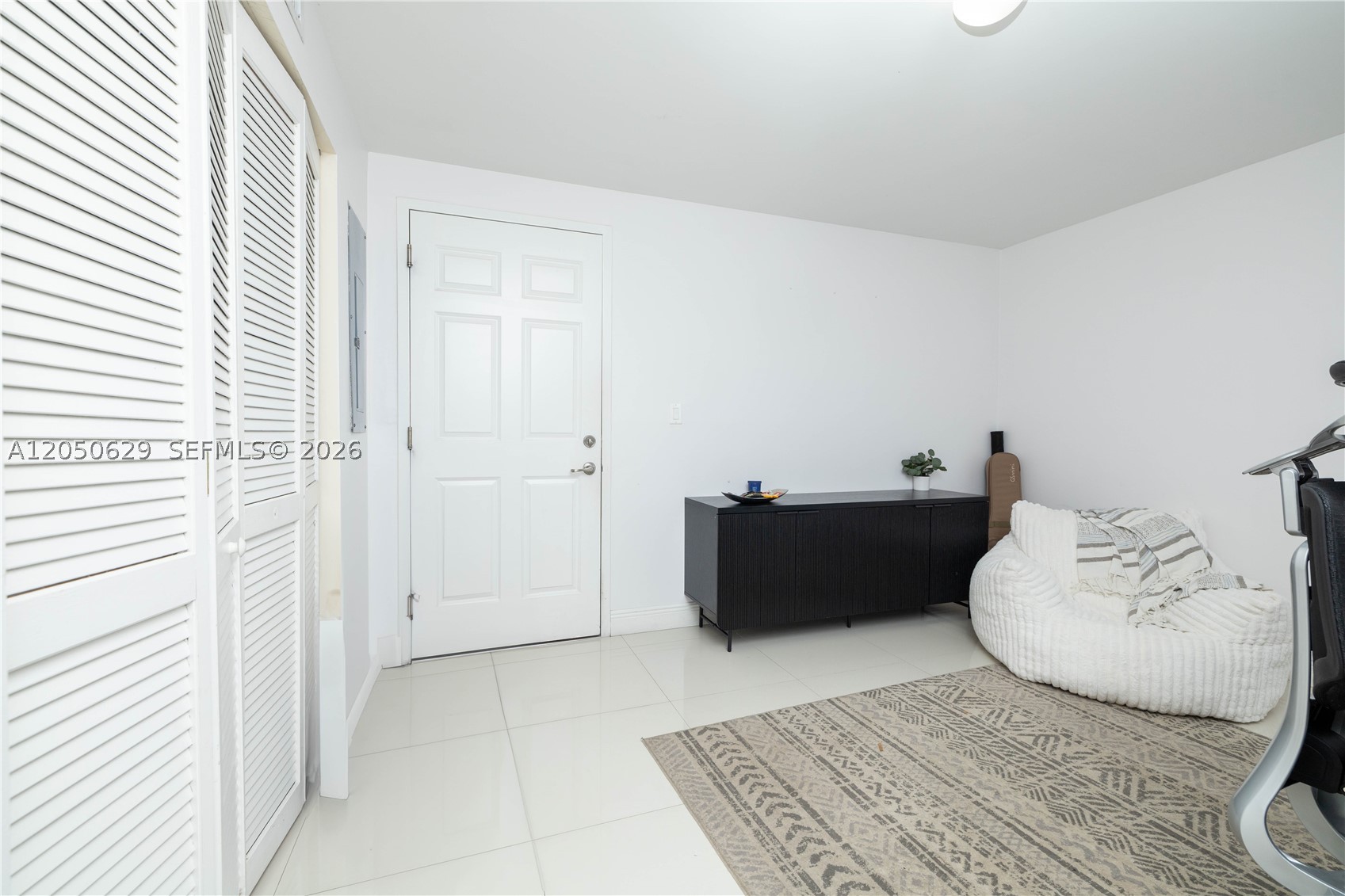 18451 NE 27th Pl, Aventura FL 33160