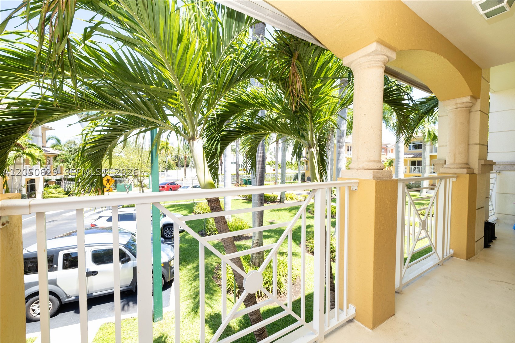 18451 NE 27th Pl, Aventura FL 33160