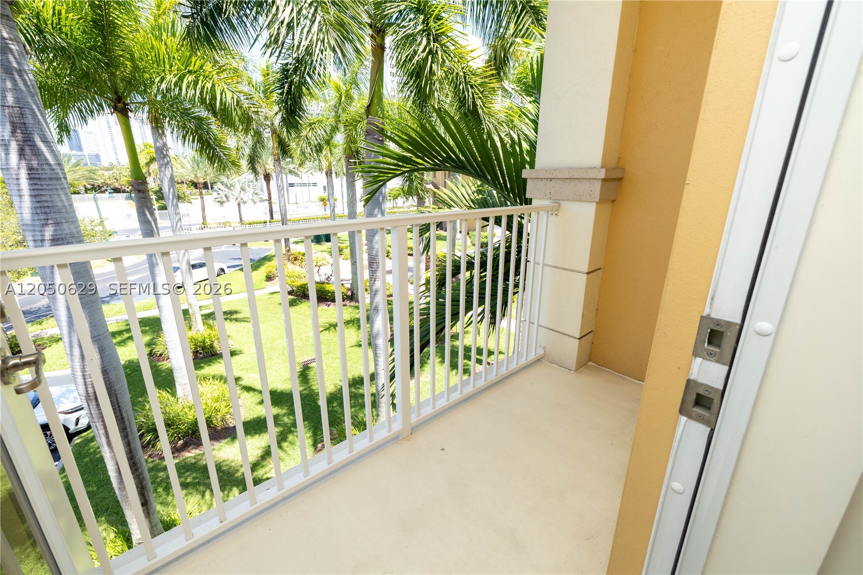 18451 NE 27th Pl, Aventura FL 33160