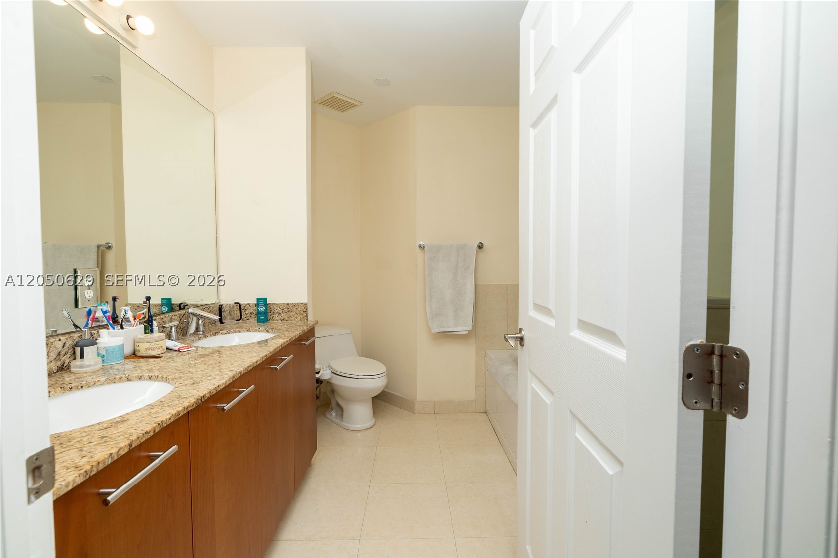 18451 NE 27th Pl, Aventura FL 33160