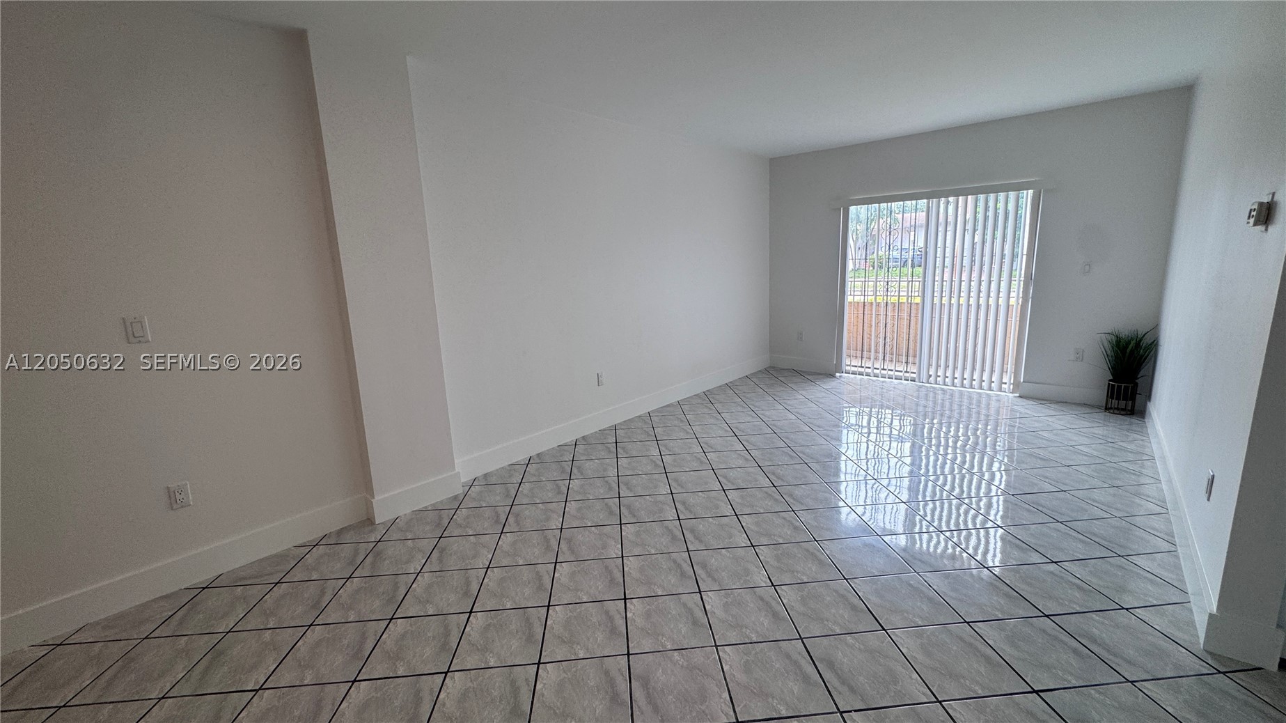 6090 W Flagler St #107, Miami FL 33144