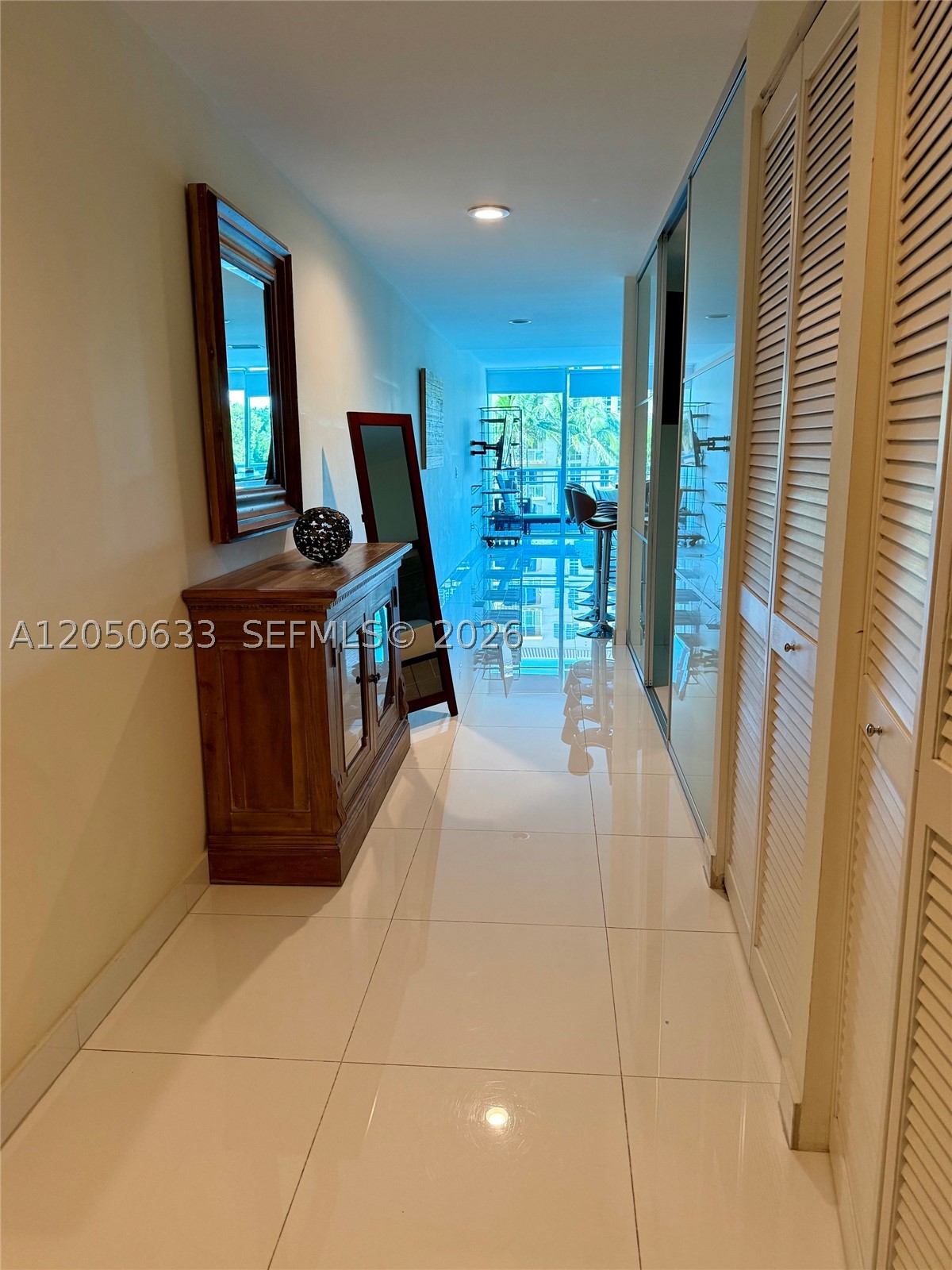 2950 NE 188th St #216, Aventura FL 33180