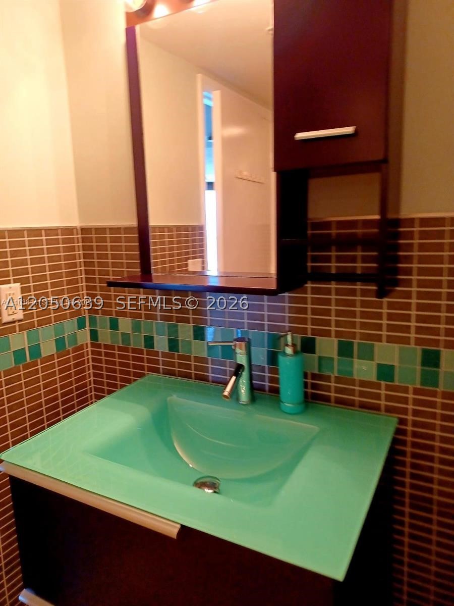 16699 Collins Ave #1605, Sunny Isles Beach FL 33160