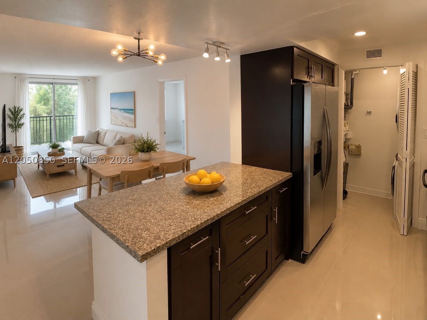 100 Lakeview Dr #316, Weston FL 33326