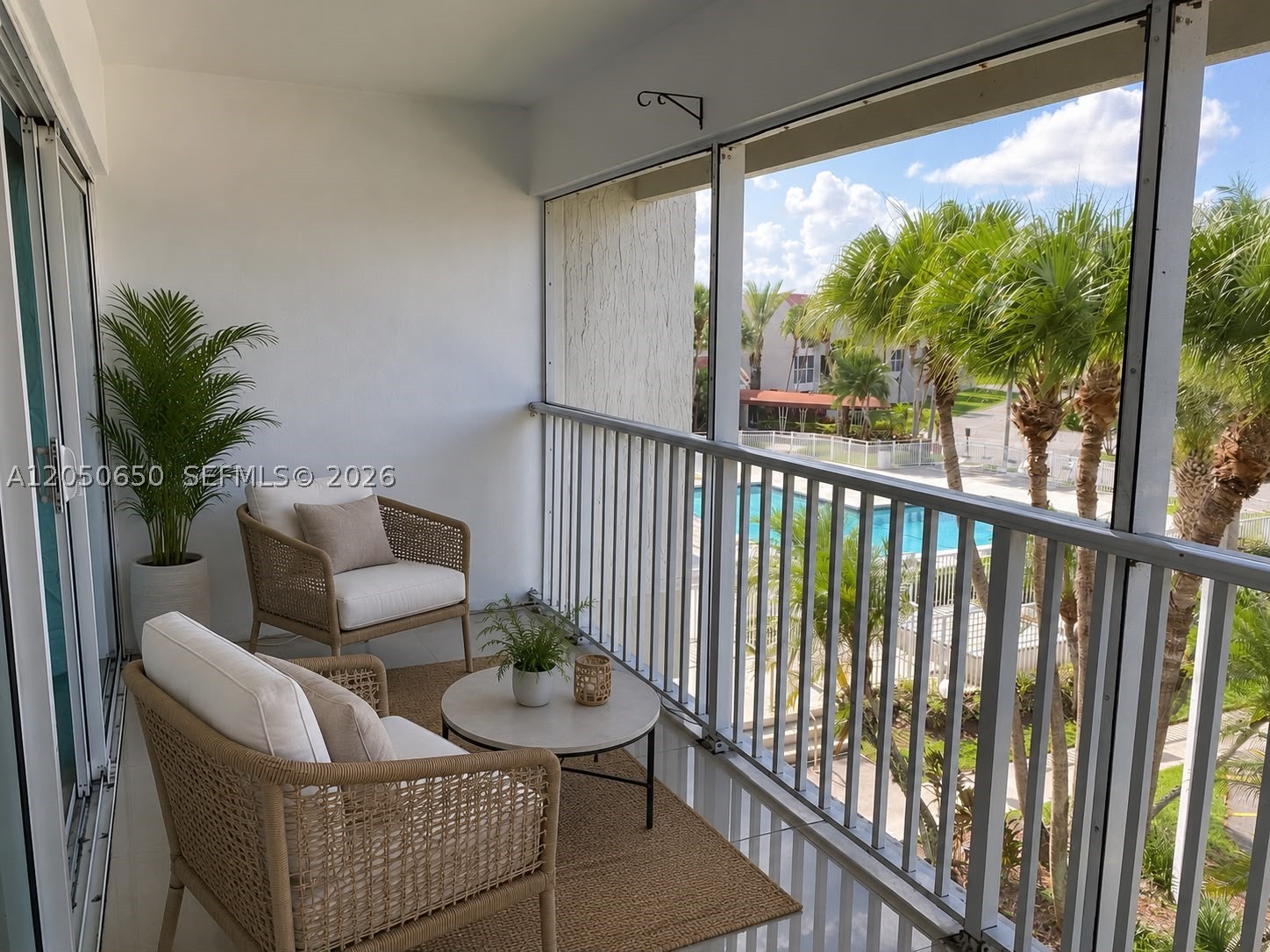 100 Lakeview Dr #316, Weston FL 33326
