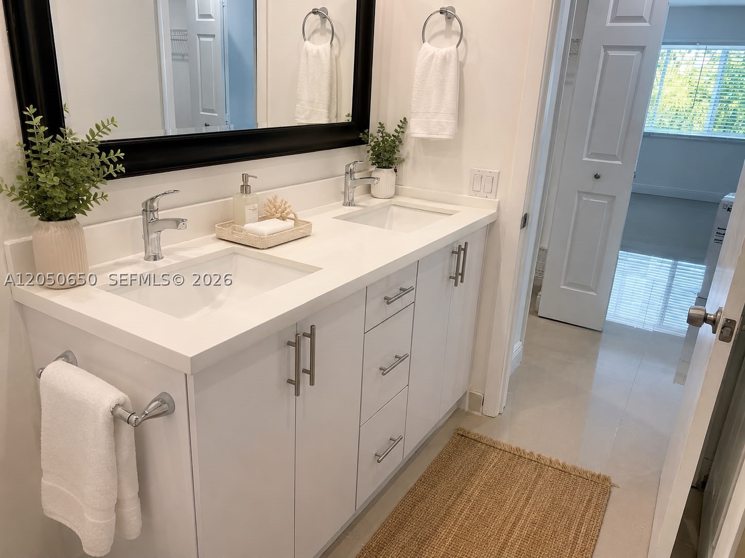 100 Lakeview Dr #316, Weston FL 33326