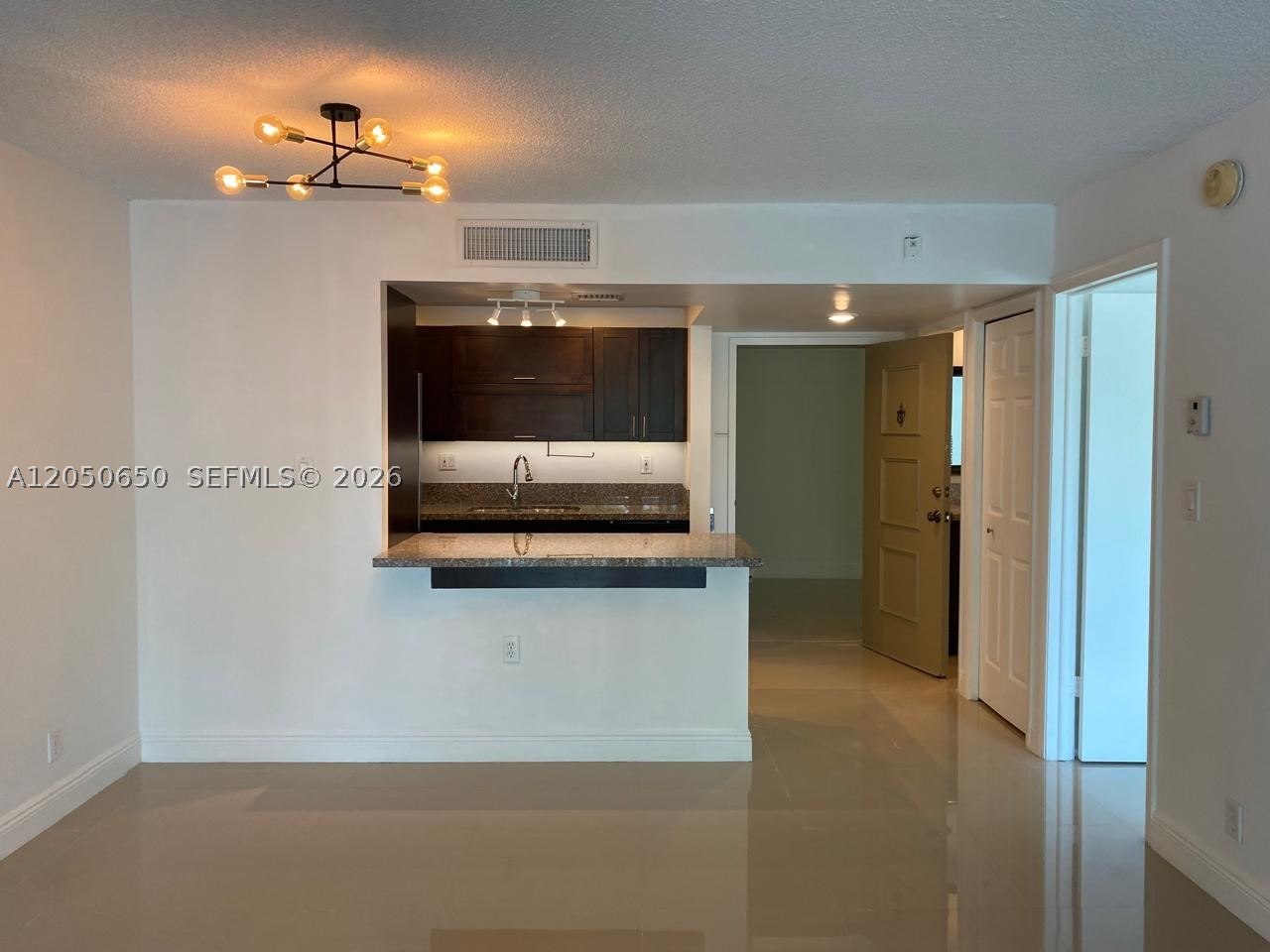 100 Lakeview Dr #316, Weston FL 33326