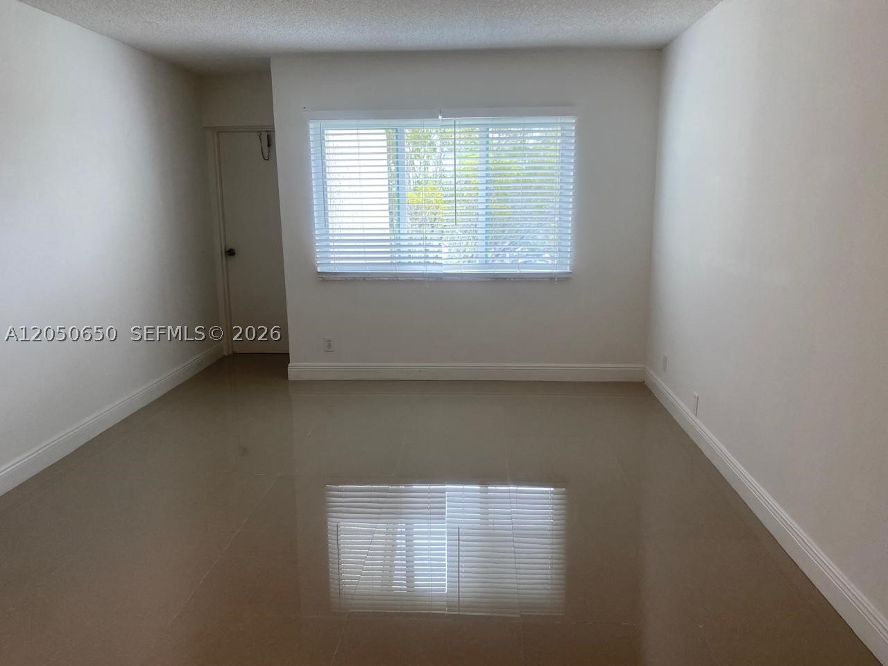 100 Lakeview Dr #316, Weston FL 33326