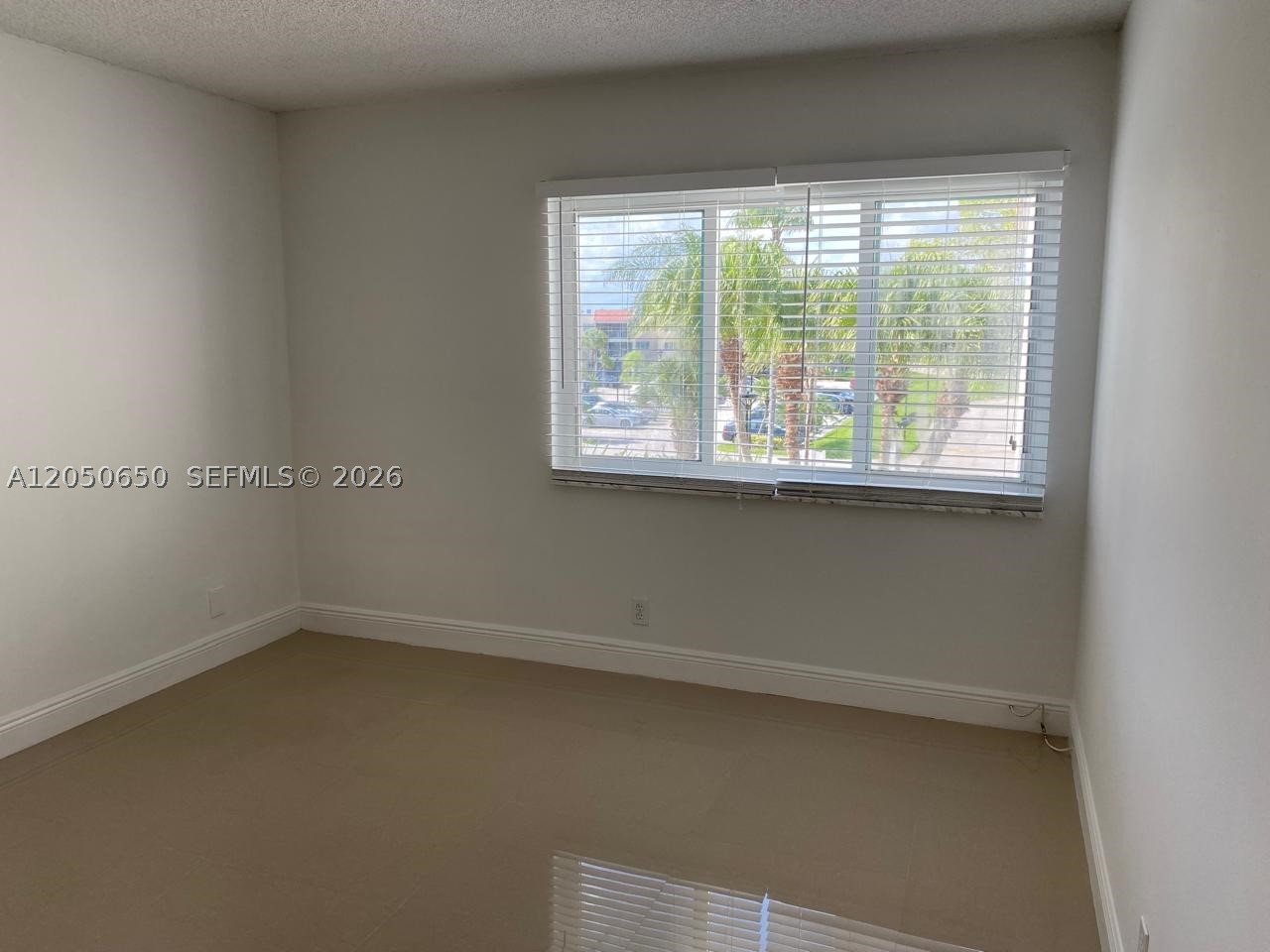 100 Lakeview Dr #316, Weston FL 33326