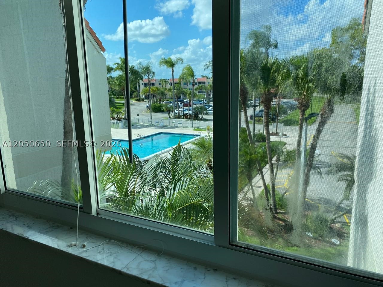 100 Lakeview Dr #316, Weston FL 33326