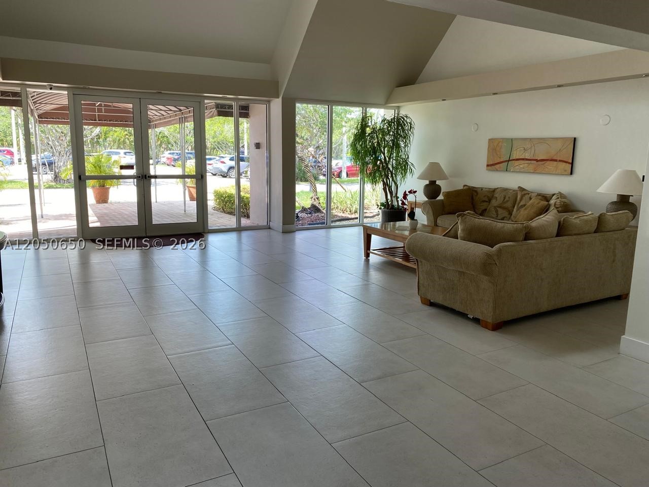 100 Lakeview Dr #316, Weston FL 33326