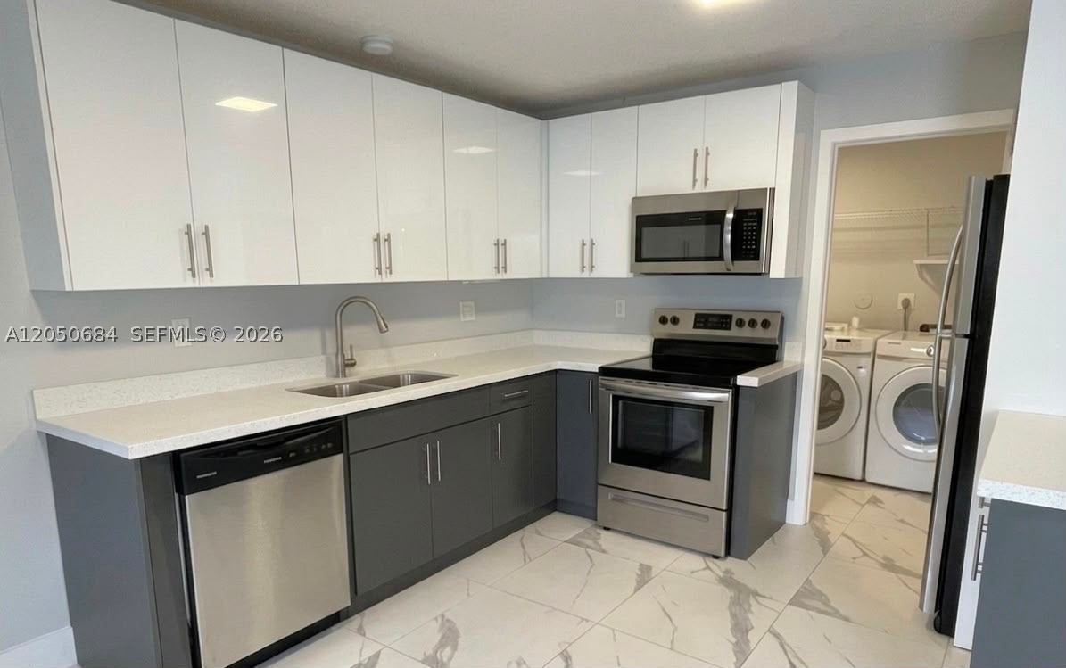1370 NW 3rd St #., Dania Beach FL 33004