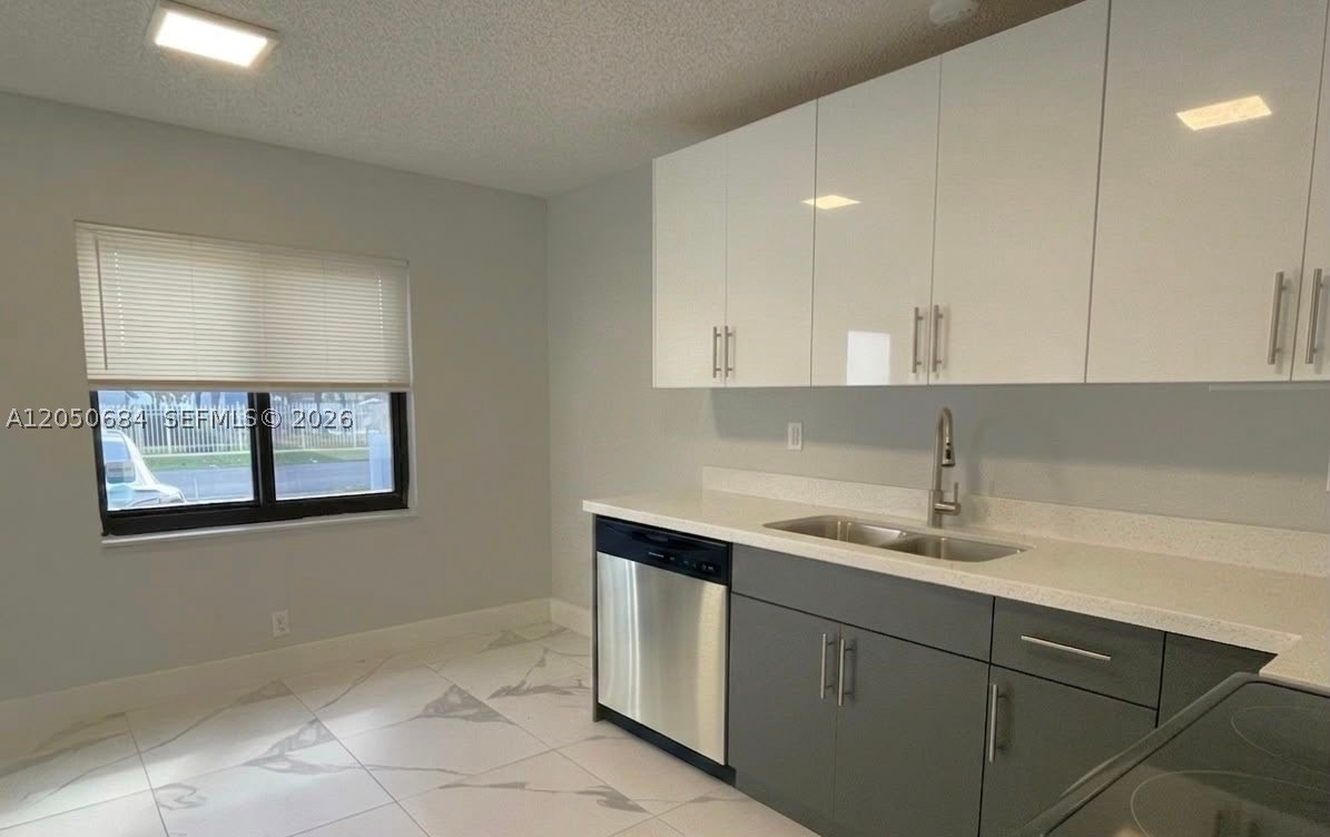 1370 NW 3rd St #., Dania Beach FL 33004