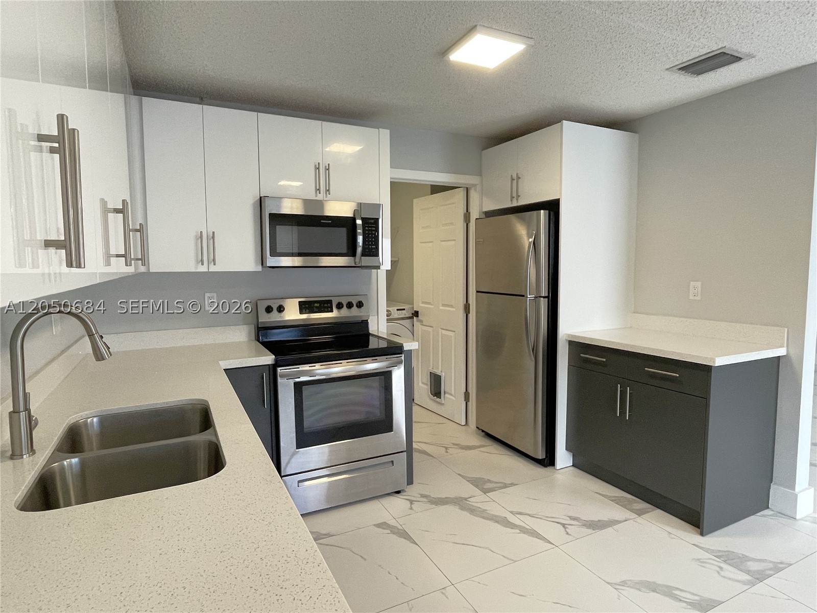 1370 NW 3rd St #., Dania Beach FL 33004