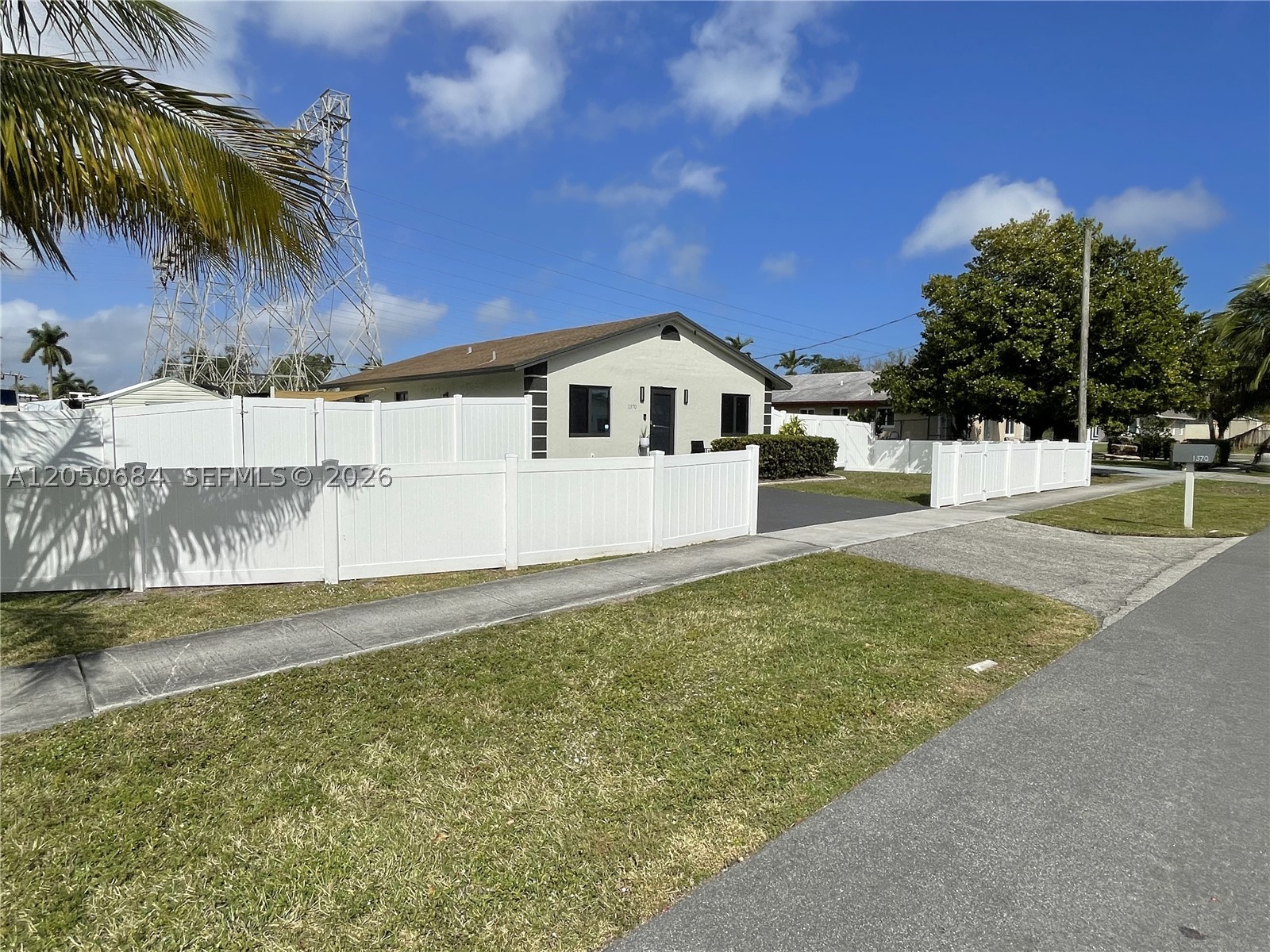 1370 NW 3rd St #., Dania Beach FL 33004