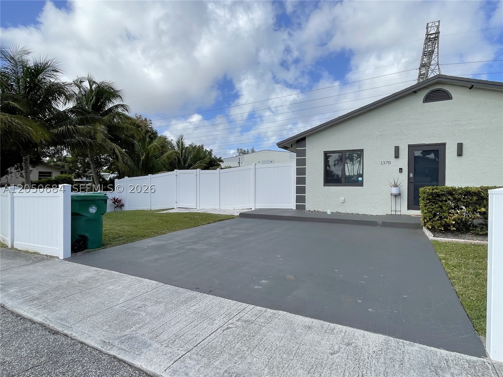 1370 NW 3rd St #., Dania Beach FL 33004