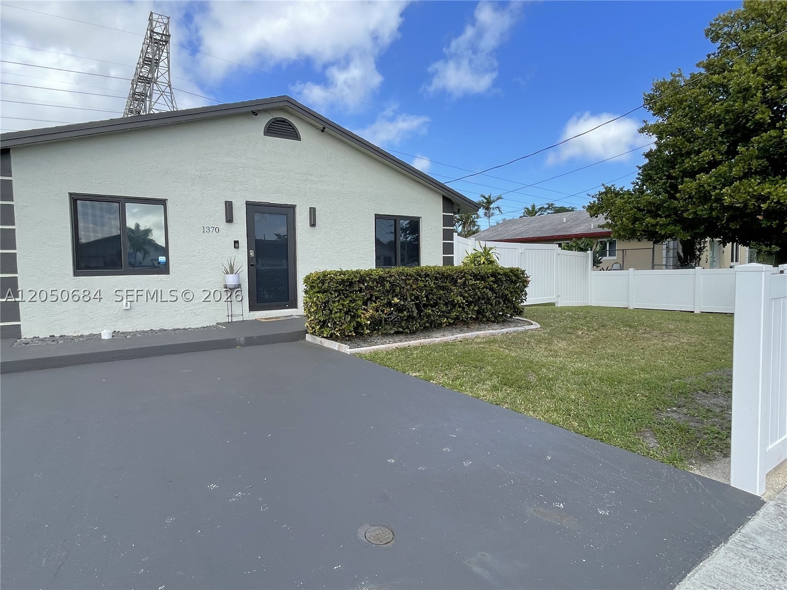 1370 NW 3rd St #., Dania Beach FL 33004