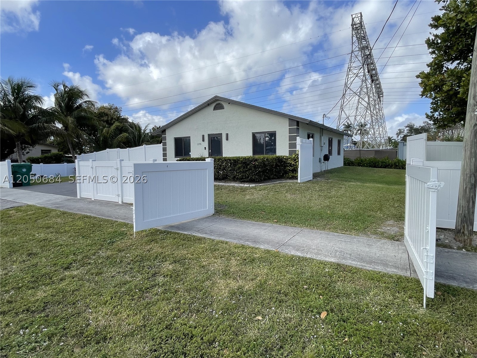 1370 NW 3rd St #., Dania Beach FL 33004