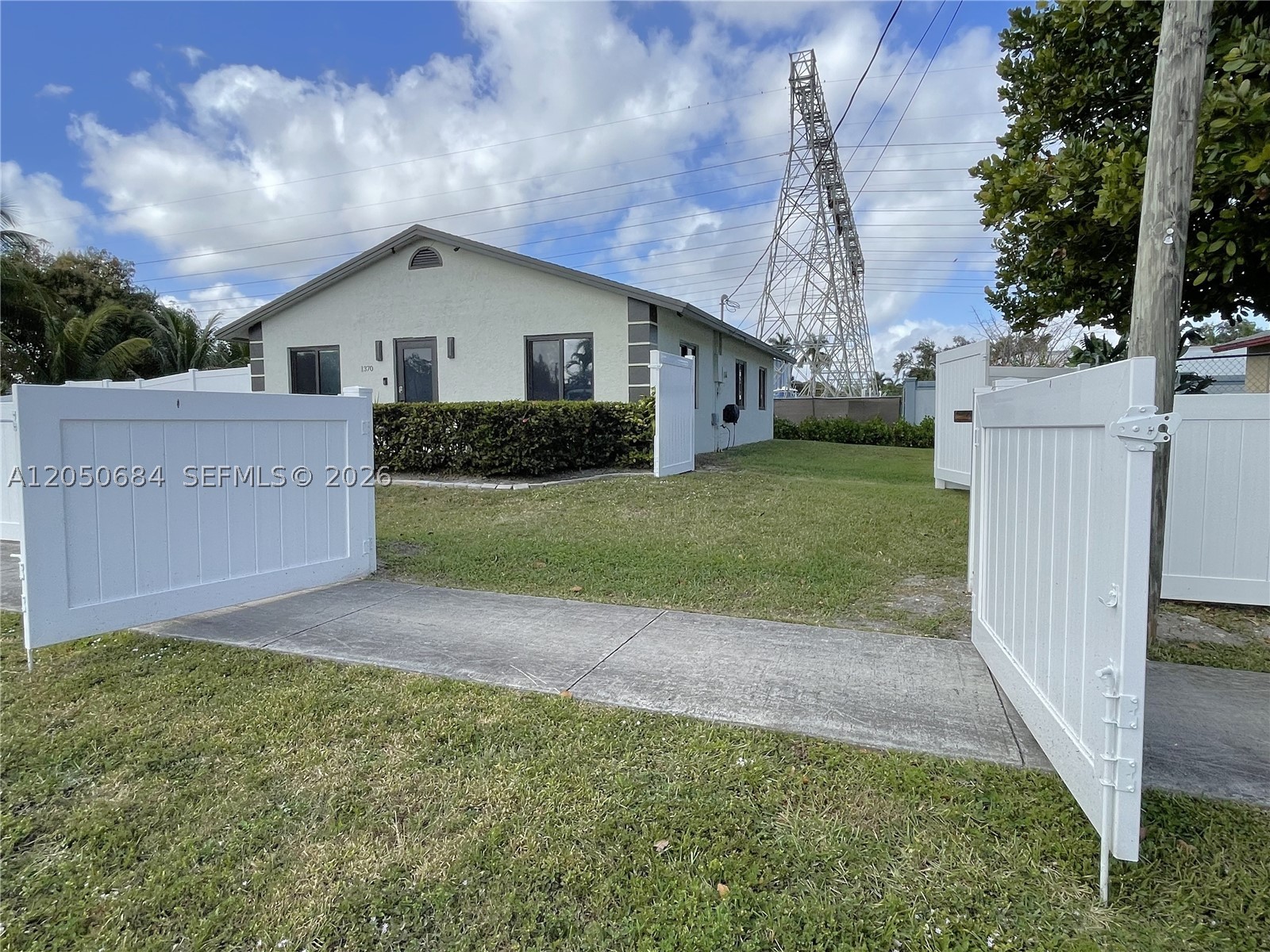 1370 NW 3rd St #., Dania Beach FL 33004