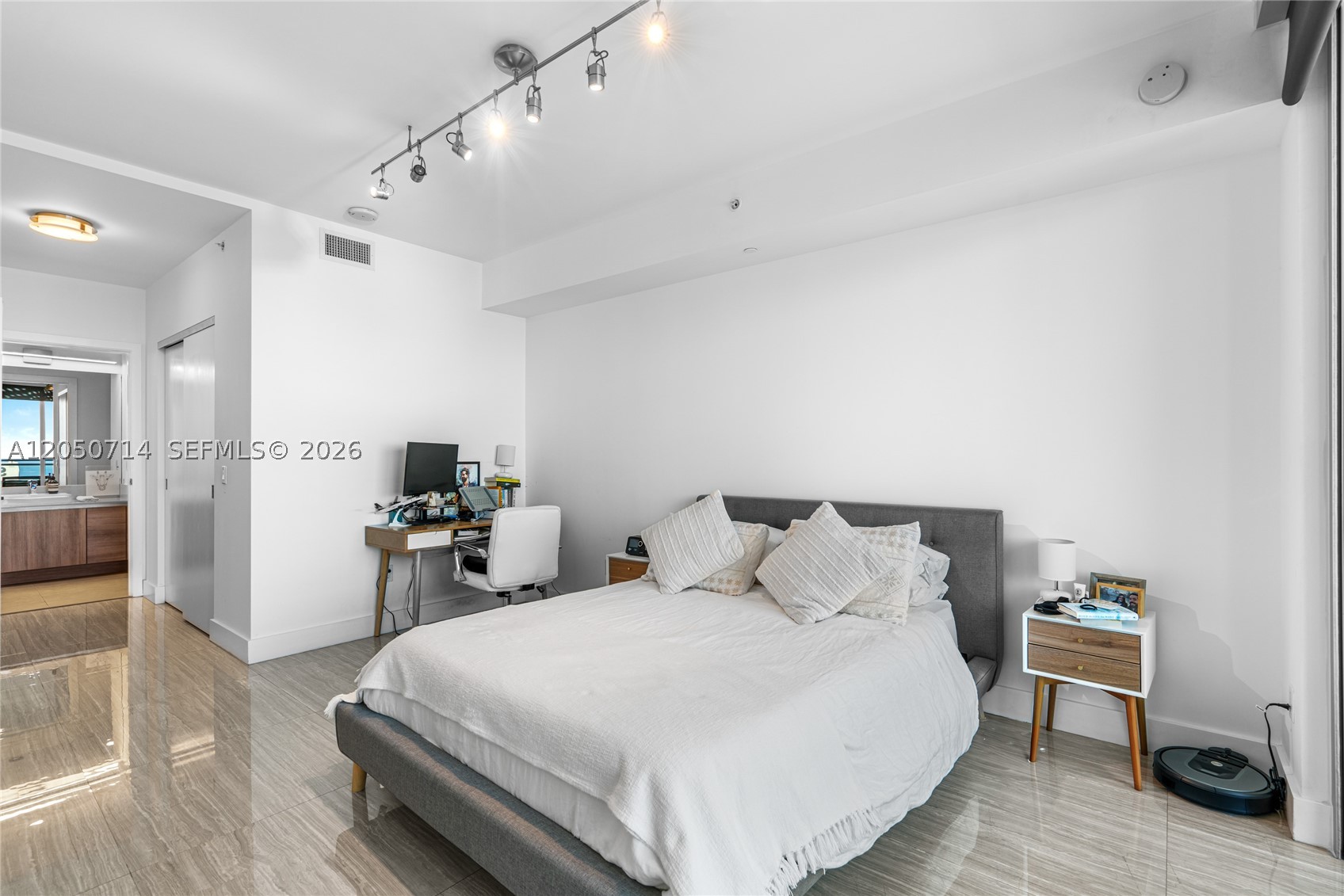 1080 Brickell Ave #4102, Miami FL 33131