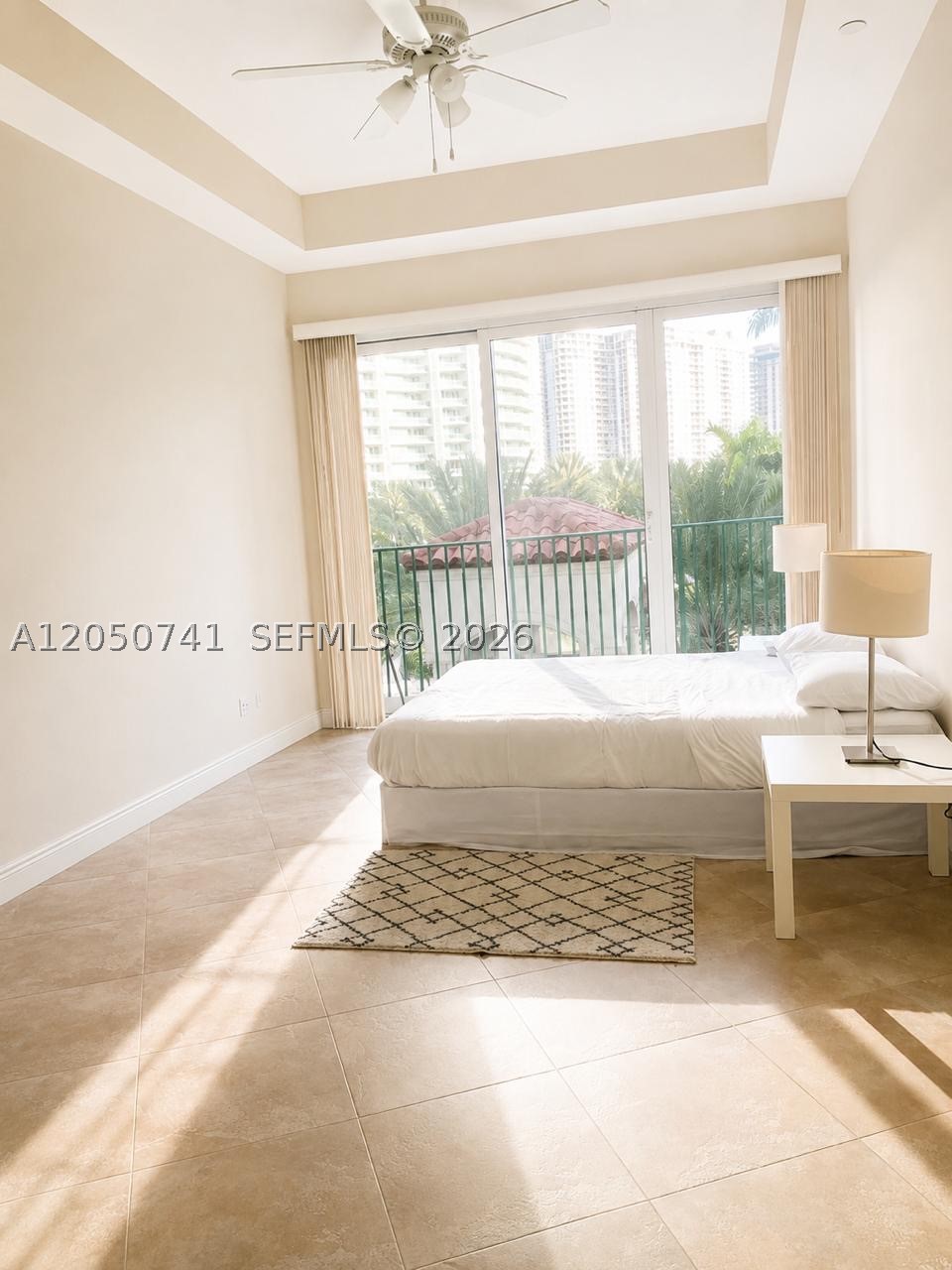 20000 E Country Club Dr #405, Aventura FL 33180