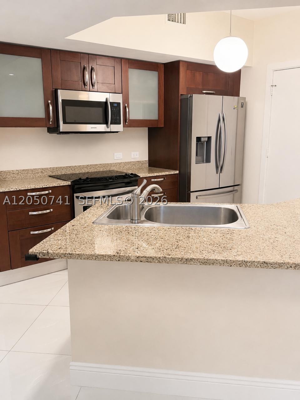 20000 E Country Club Dr #405, Aventura FL 33180