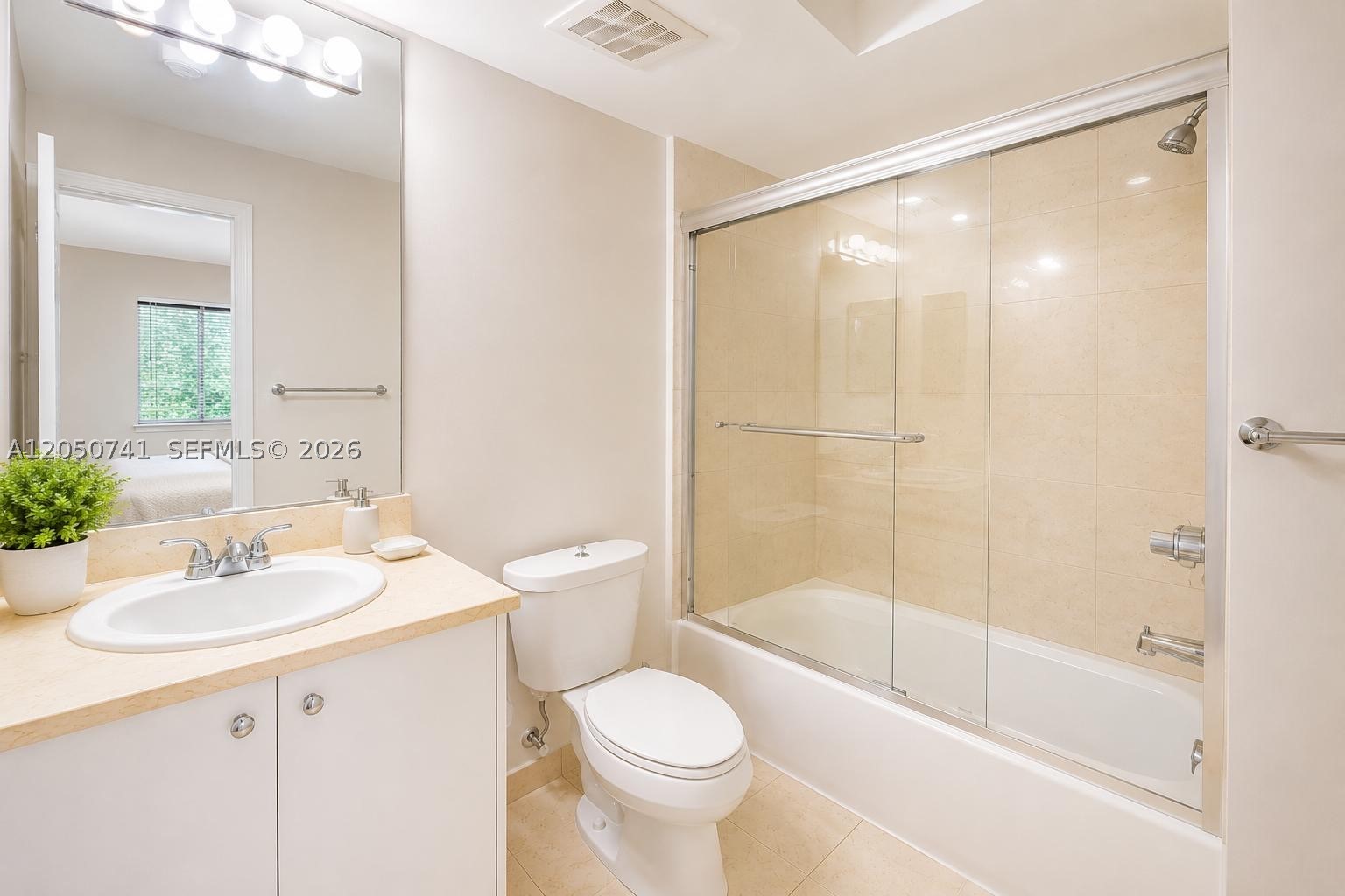 20000 E Country Club Dr #405, Aventura FL 33180