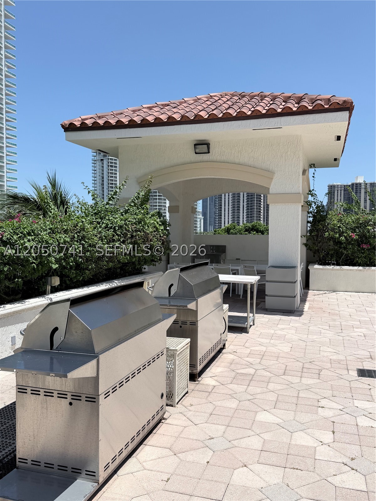 20000 E Country Club Dr #405, Aventura FL 33180