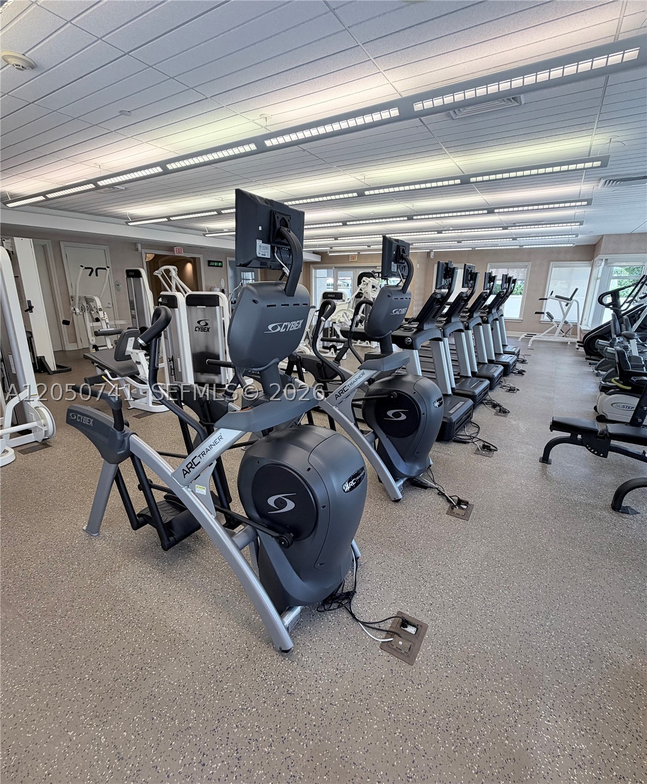 20000 E Country Club Dr #405, Aventura FL 33180