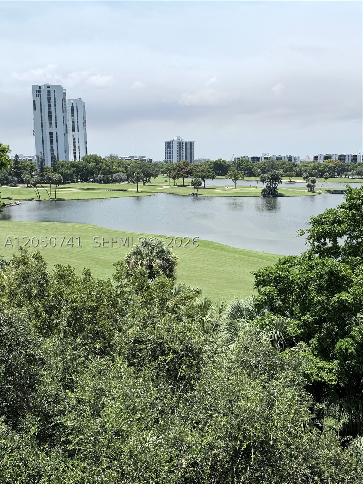 20000 E Country Club Dr #405, Aventura FL 33180