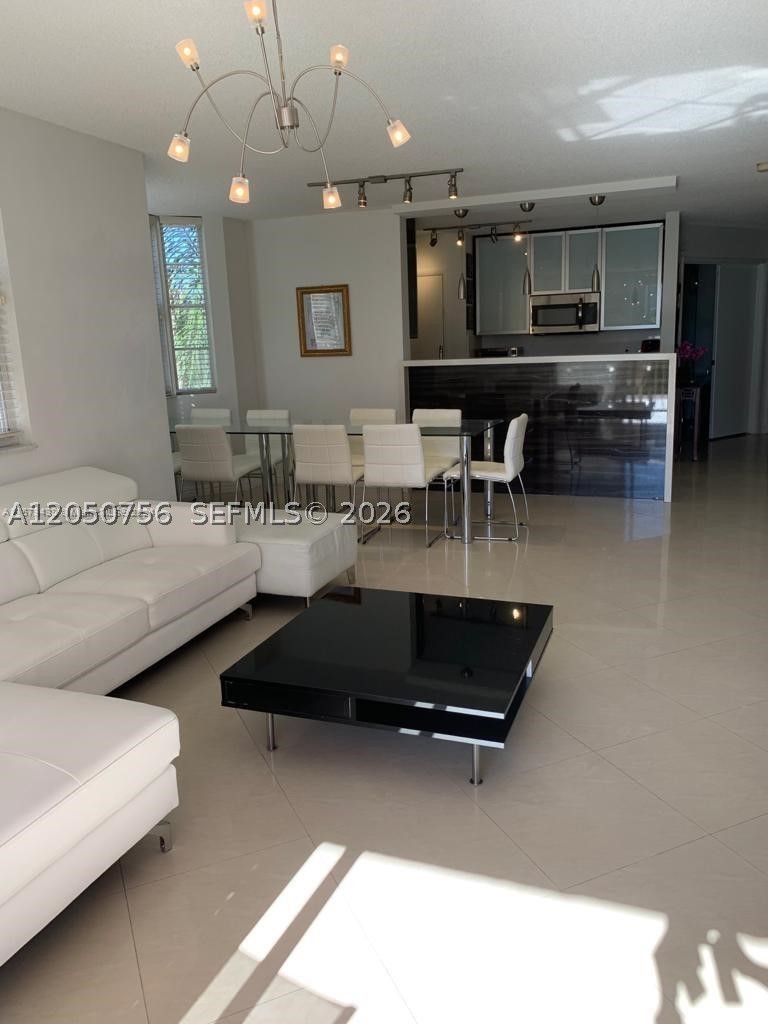 19999 E Country Club Dr #1407, Aventura FL 33180