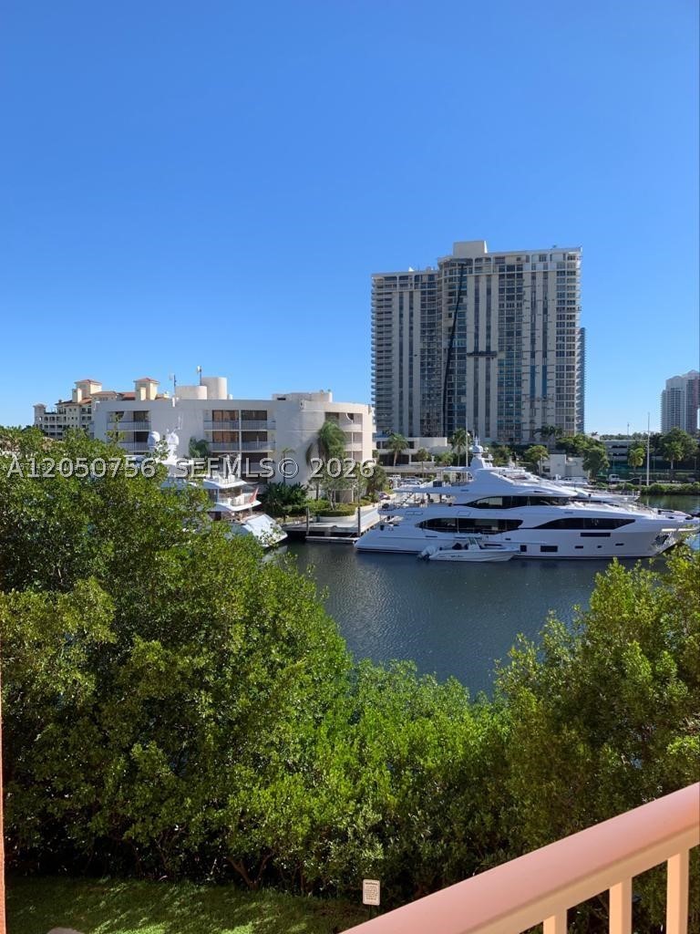 19999 E Country Club Dr #1407, Aventura FL 33180
