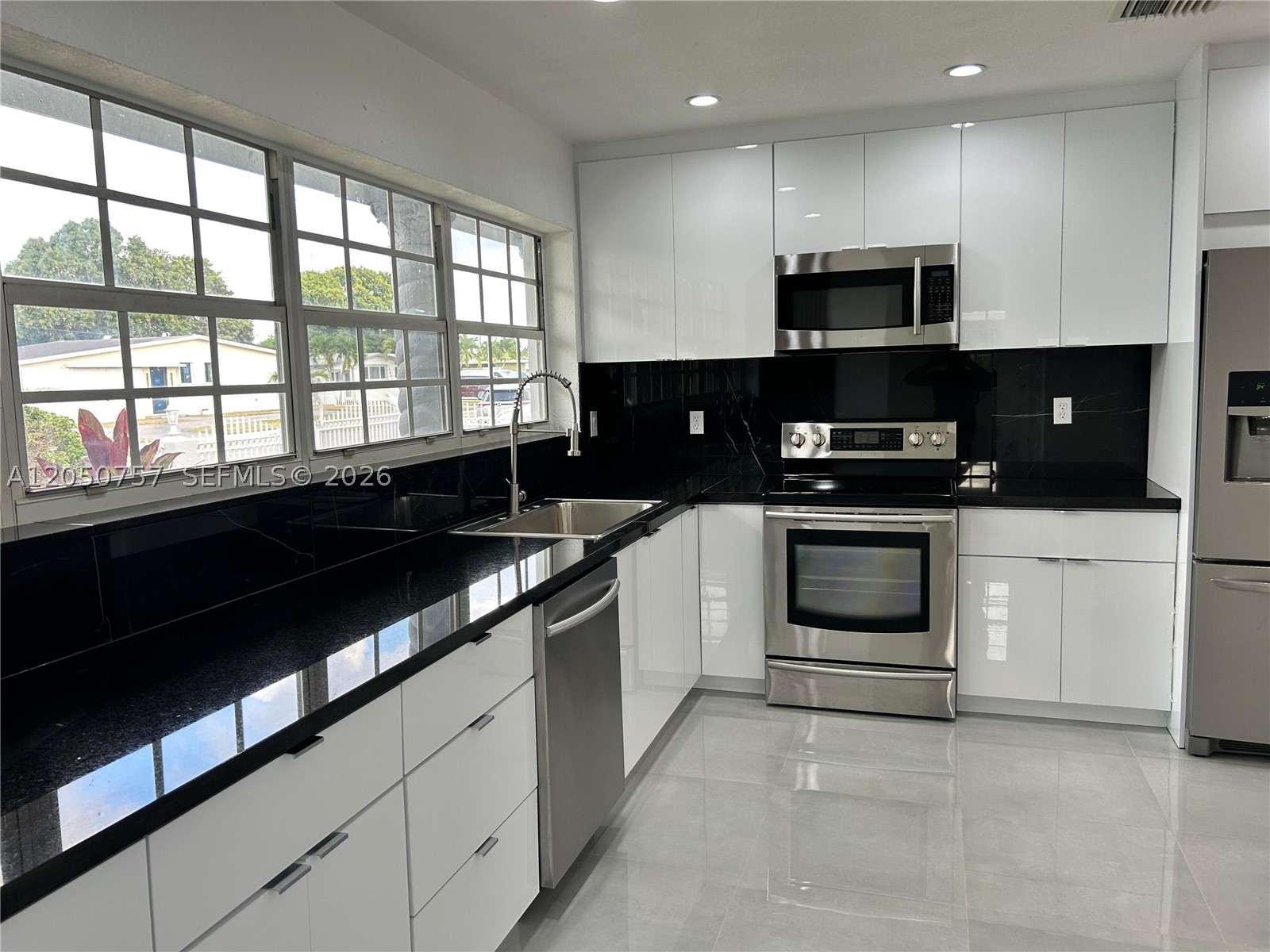 19522 NW 37th Ct, Miami Gardens FL 33055