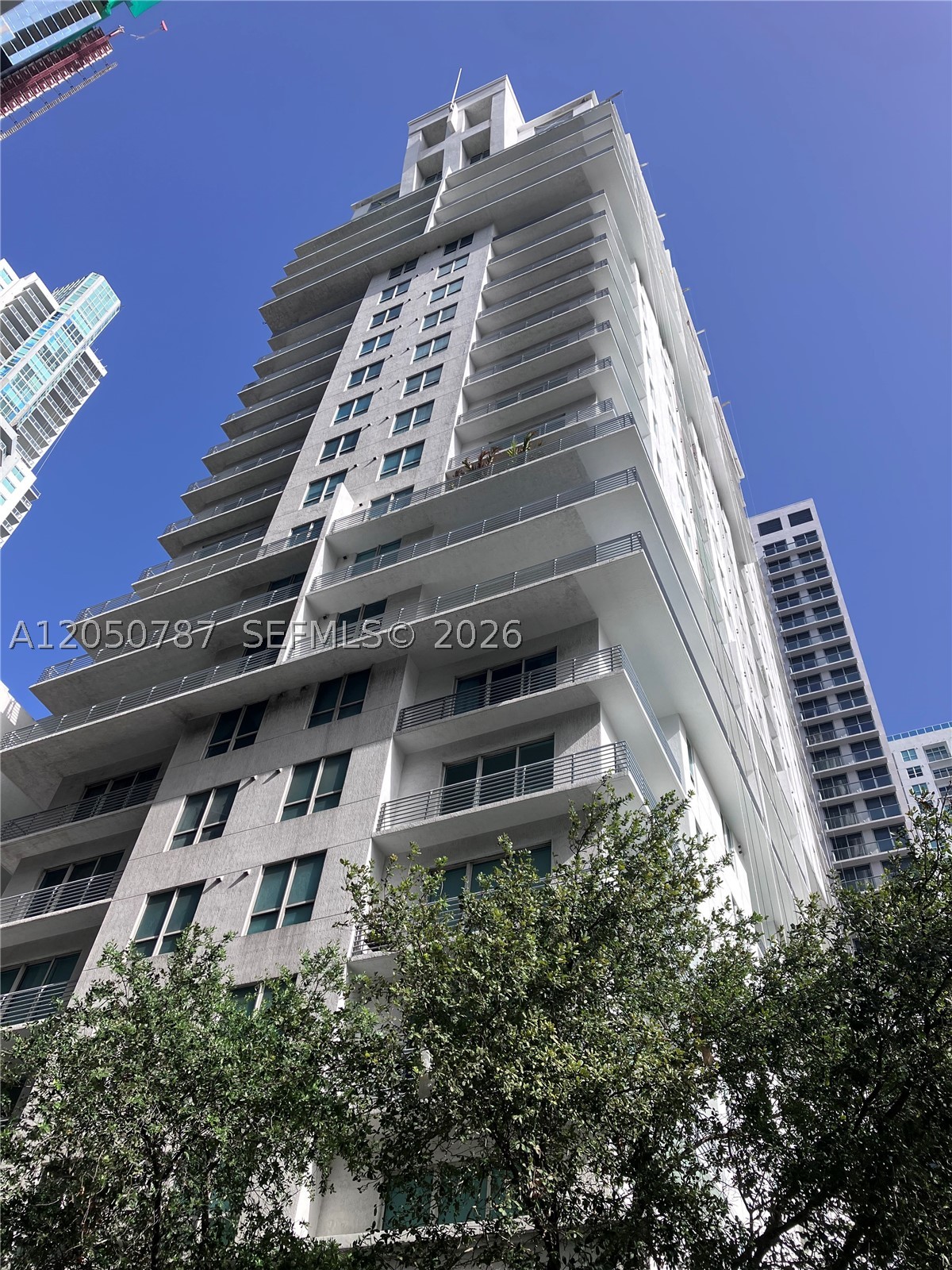 234 NE 3rd St #UPH09, Miami FL 33132