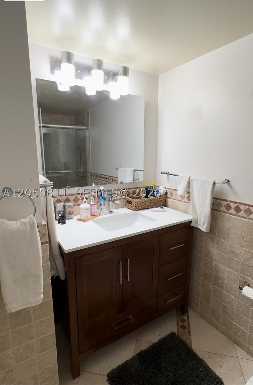 Aventura FL 33160 - A12050811
