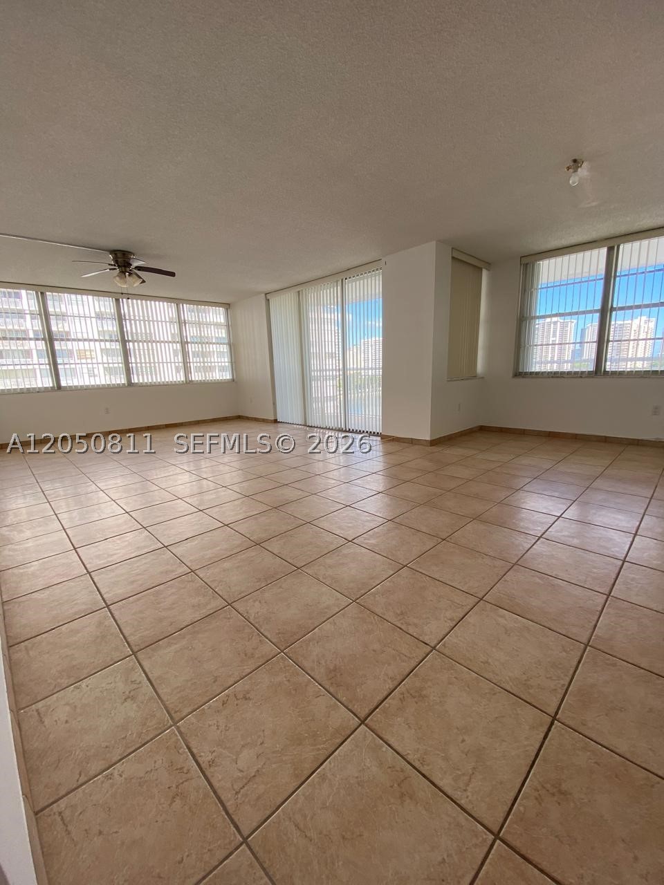 Aventura FL 33160 - A12050811
